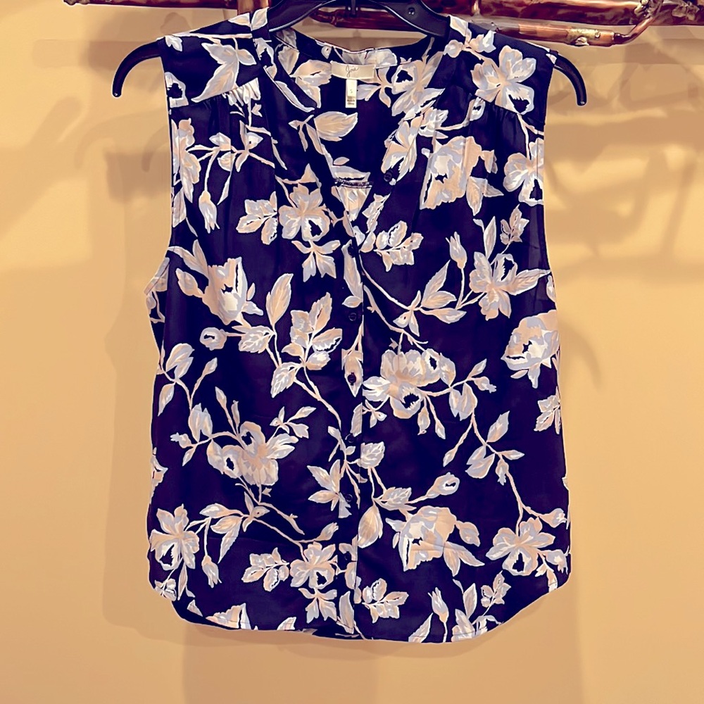 Joie Finnegan Silk floral button sleeveless. Great condition. Worn once.